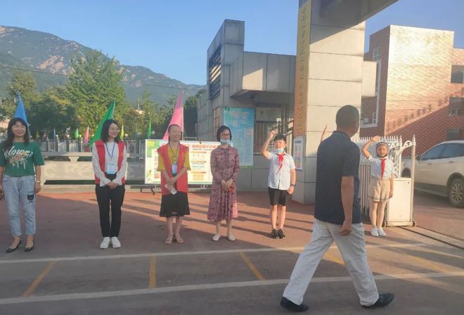 默默無聞奉獻智慧,孜孜不倦耕耘心田--河南省信陽市新縣啟福小學