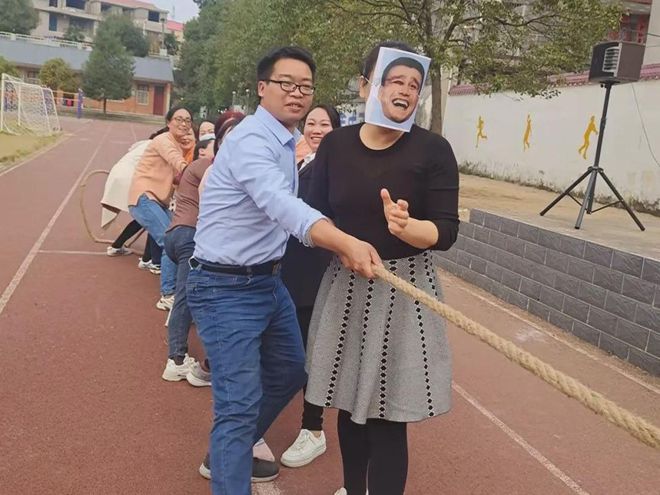 新縣啟福小學舉行2021年秋季運動會