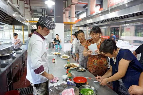 海寧技師學(xué)院 籌 面向海寧市各中小學(xué)開(kāi)展食堂食品安全技能培訓(xùn)