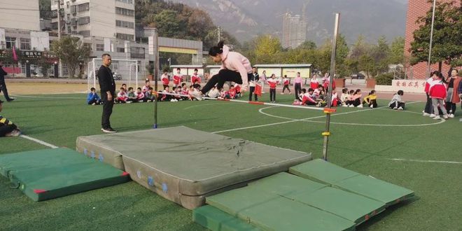 新縣啟福小學舉行2021年秋季運動會