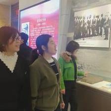 新縣啟福小學(xué)開展“緬懷先烈、繼承紅色基因”清明節(jié)祭掃活動